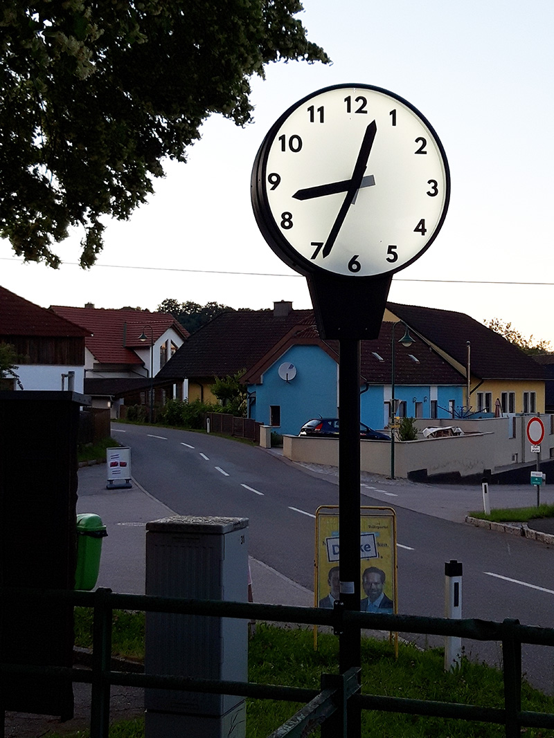 gleichzeituhr west